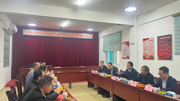 黄绍光校长率队赴天峨县开展人才培养调研并召开校友座谈会