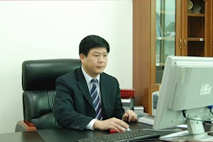 2014年4月25日，我院党委书记韦伟松荣获全国职业教育先进个人