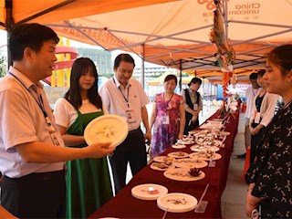 学院领导参观教育系2018届毕业作品展