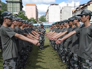 新生军训